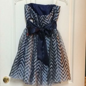 Junior Semi-Formal strapless dress